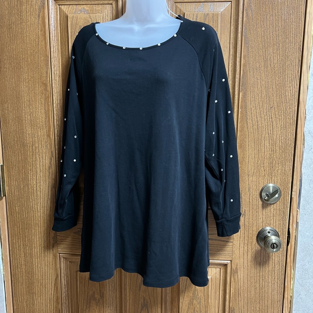 Quacker Factory Black Tunic with Pearl Accents
